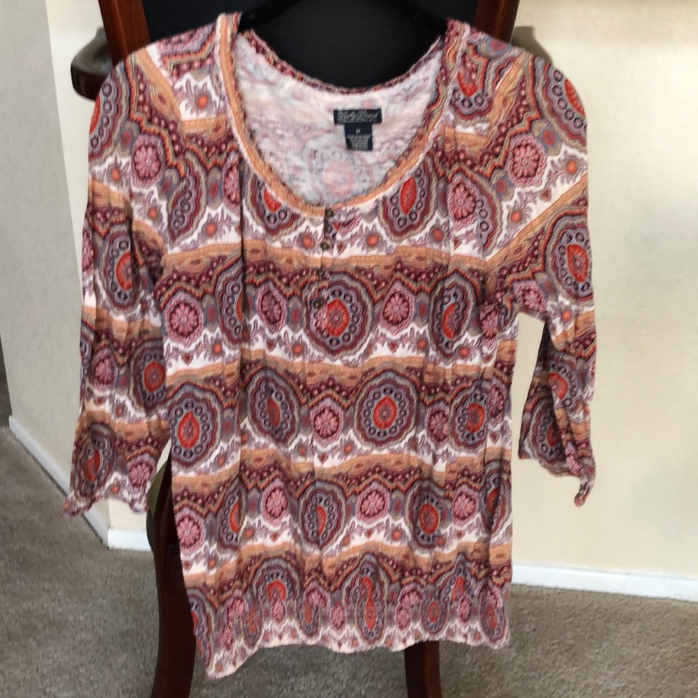 Lucky brand peasant style top with elastic bottom.